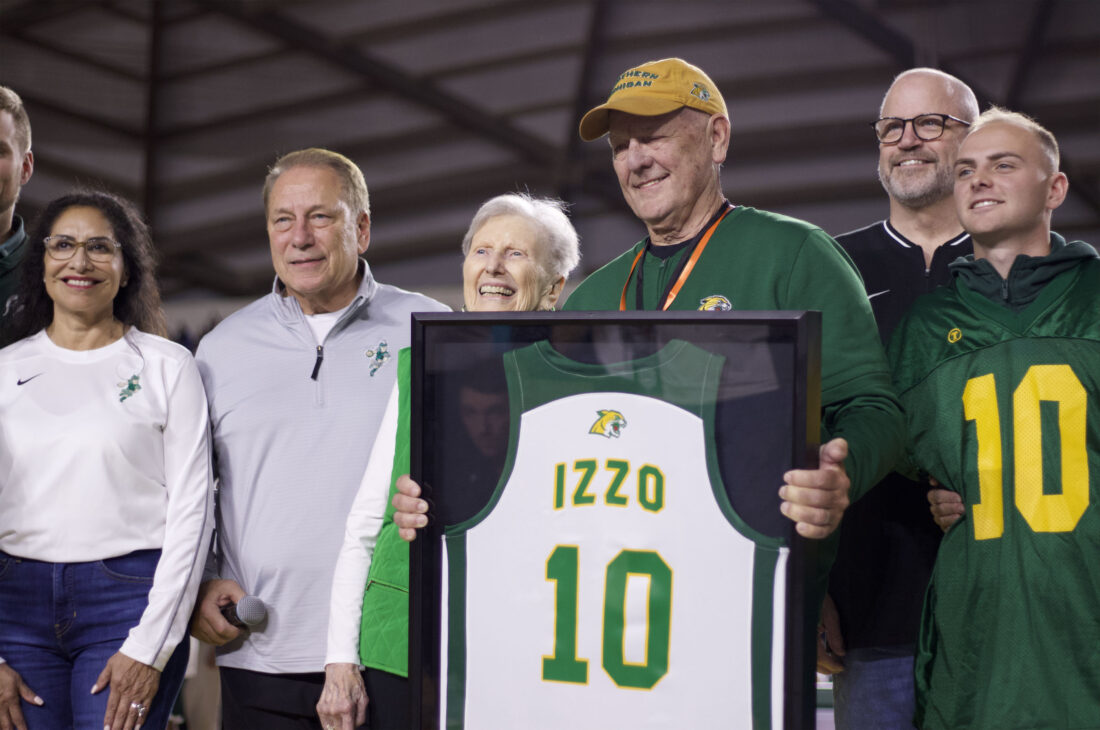 Rick Comley More than 11,000 show up for Superior Dome Showdown, Izzo’s return to U ...